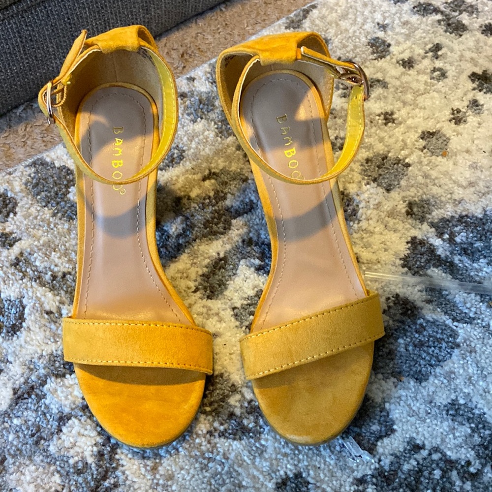 Bamboo brand shoes, golden yellow, size 6 chunky heel